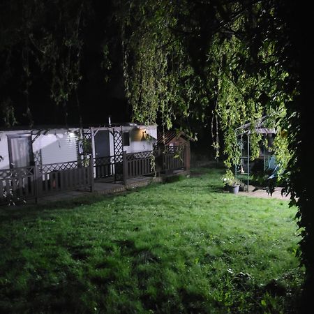 Au Jardin D'Eden Villa Hastiere-par-dela Buitenkant foto