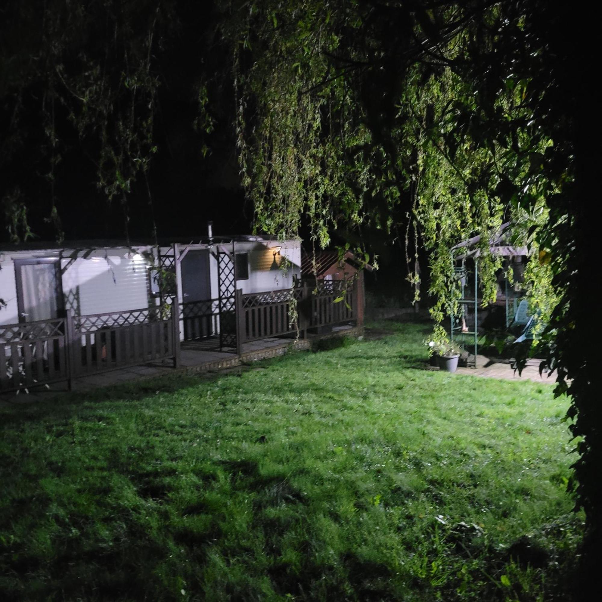 Au Jardin D'Eden Villa Hastiere-par-dela Buitenkant foto